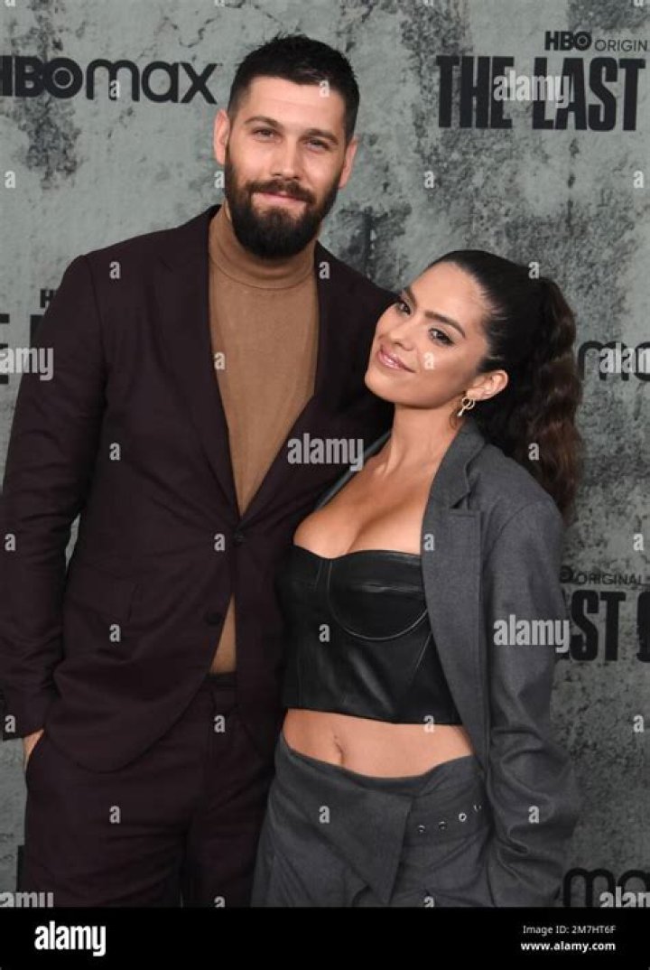 Casey Deidrick Girlfriend Serena Muniz and Relationship ·