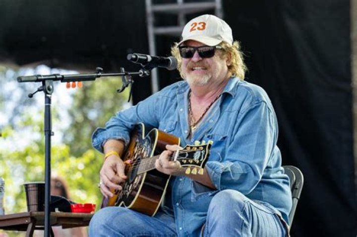 Charlie Robison Net Worth | SkyBlog