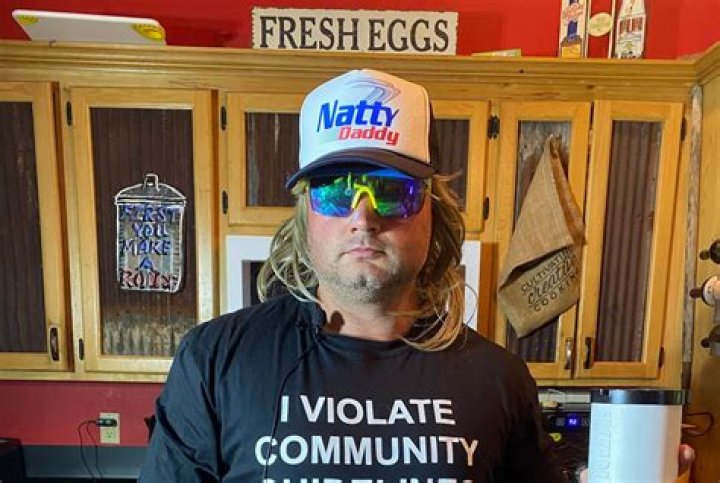 Does Stalekracker Wear A Wig? Tiktoker Hair Real Or Extension