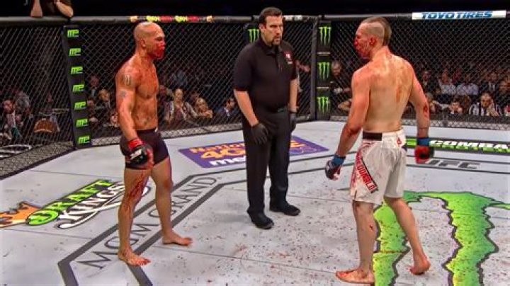 Footage captures Robbie Lawlers conversation after legendary staredown in Rory MacDonald bloodbat