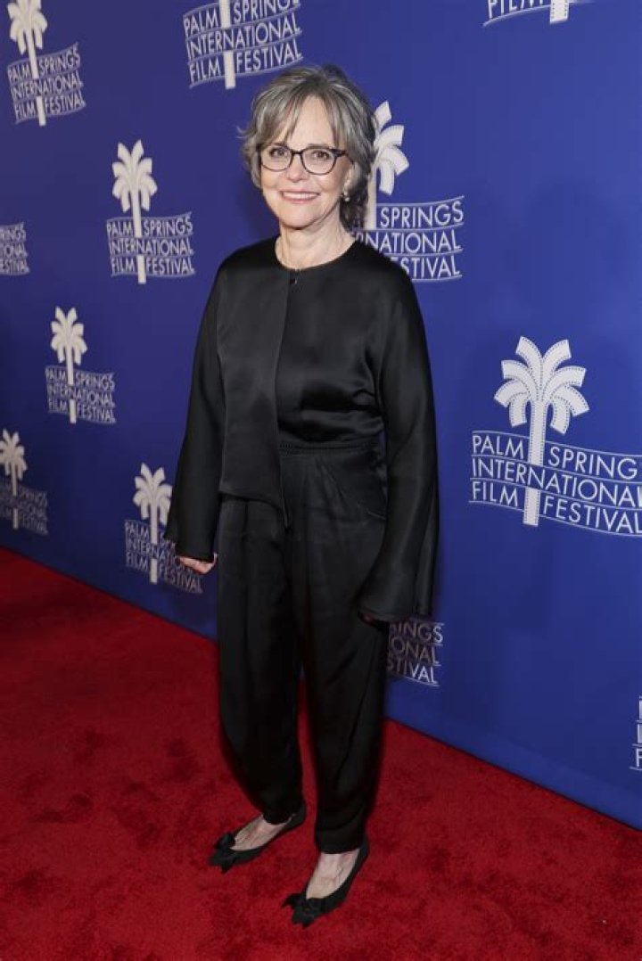 How Tall Is Sally Field