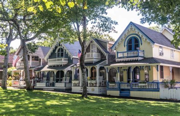 Is June a good month to visit Marthas Vineyard?