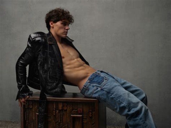 Is Noah Beck Bi? Find Details On Noah Beck Sexuality and Gay Rumors