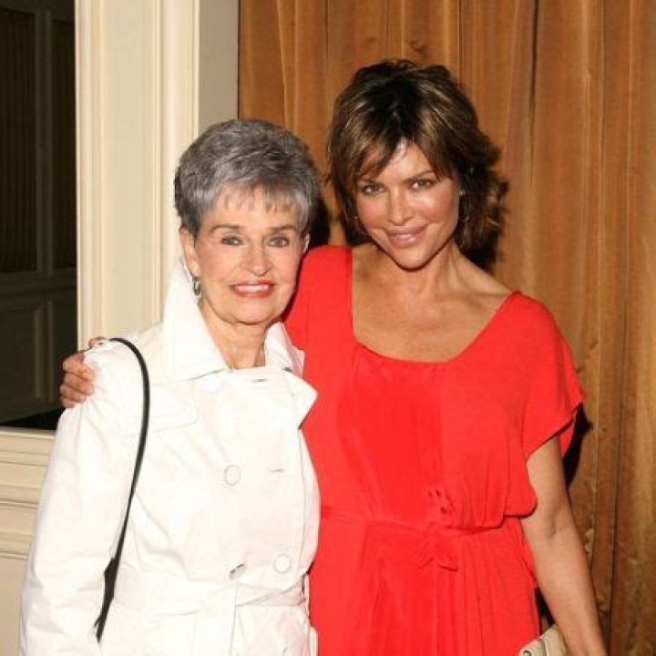Lois Rinna- Meet Late Mother Of American Actress Lisa Rinna ·