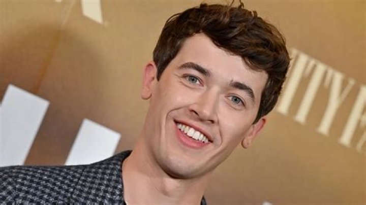 Tom Blyth (TV Actor) - Age, Birthday, Bio, Facts, Family, Net Worth, Height & More